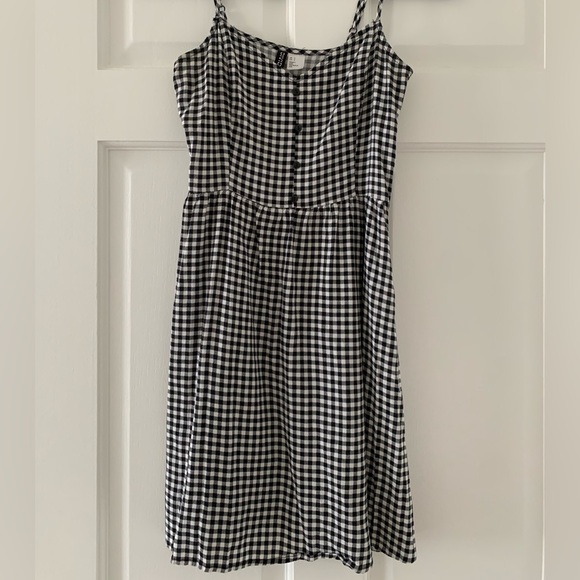 H&M Women’s Gingham Dress - Picture 2 of 5
